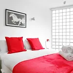2 Bedroom Apartment Short Term Rental & Flexible Renting Shoreditch With Free Wifi & Balcony