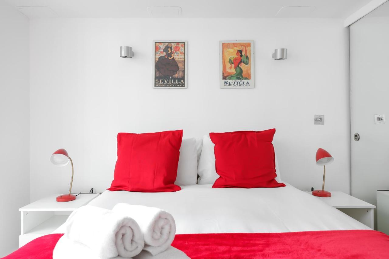 2 Bedroom Short Term & Flexible Renting Shoreditch With Free Wifi & Balcony Appartamento Londra