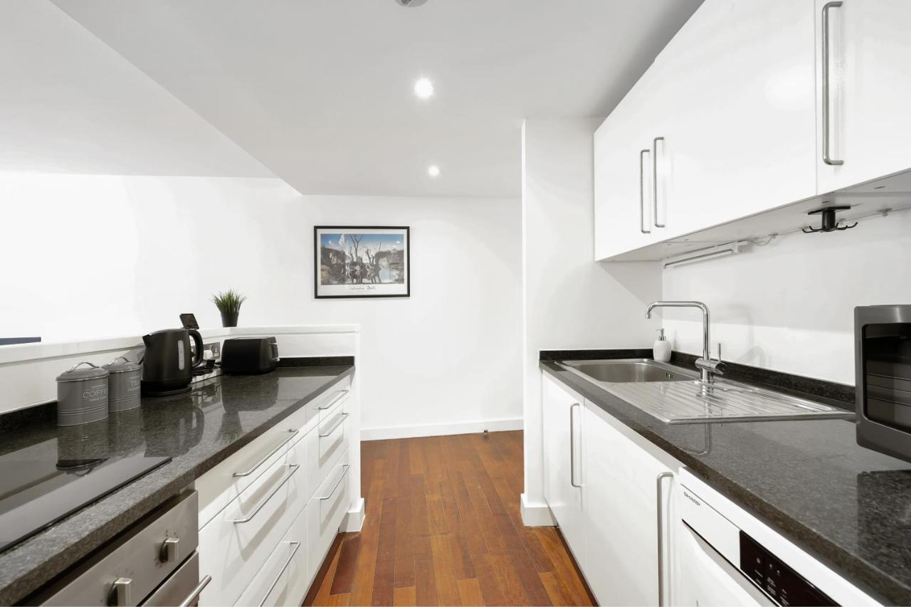 Appartamento 2 Bedroom Short Term & Flexible Renting Shoreditch With Free Wifi & Balcony *