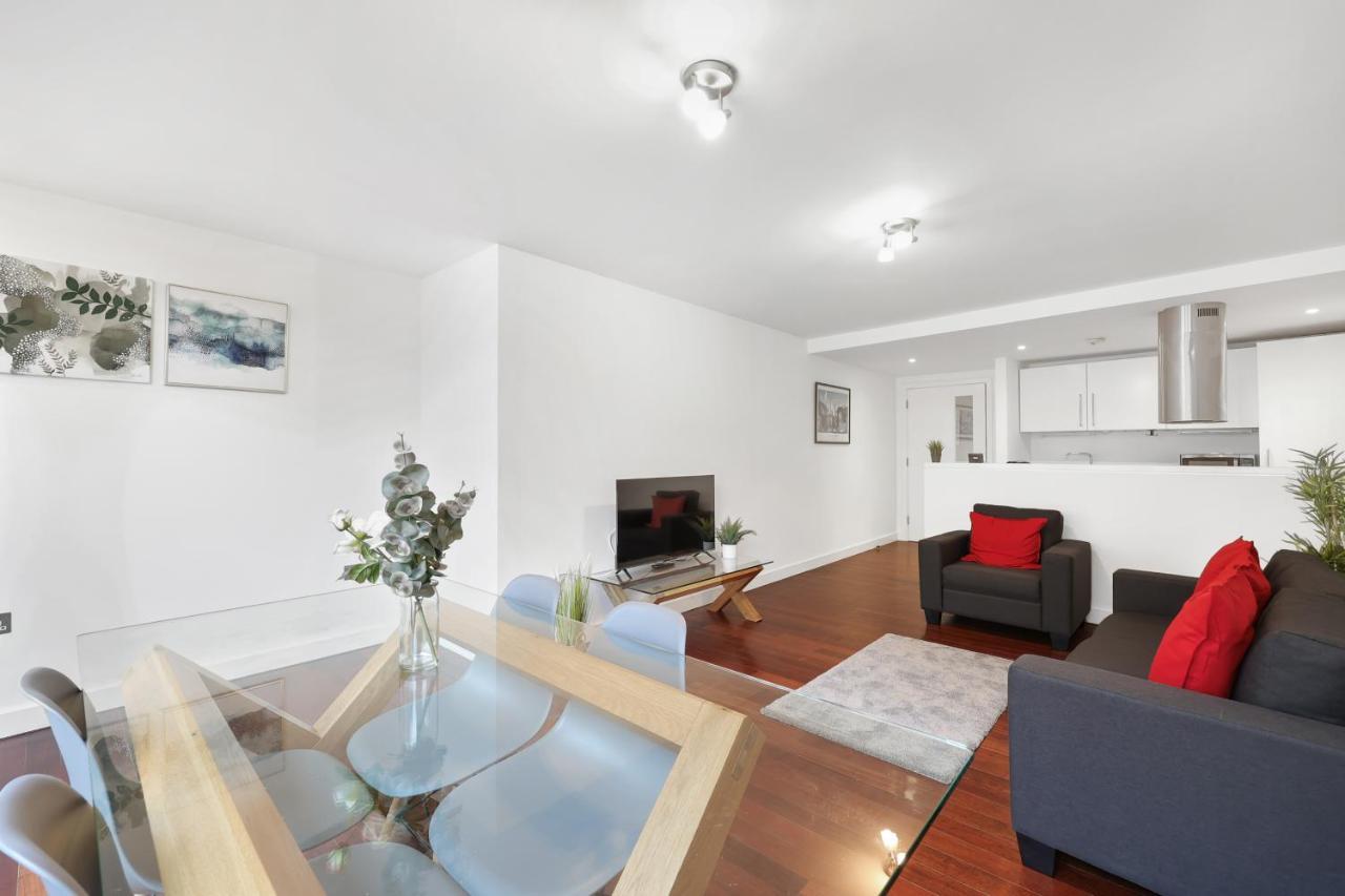 2 Bedroom Short Term & Flexible Renting Shoreditch With Free Wifi & Balcony * Londra