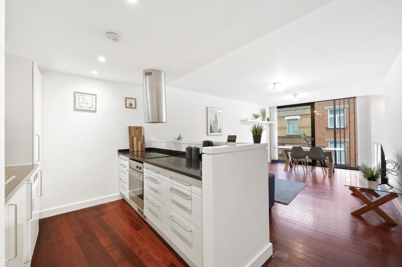 2 Bedroom Short Term & Flexible Renting Shoreditch With Free Wifi & Balcony Appartamento Londra